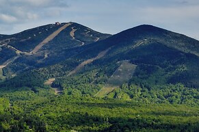 Peaceful & Private Franconia Home by Cannon!