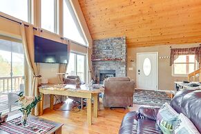 Peaceful Cabin Retreat - 9 Mi to Murphy!