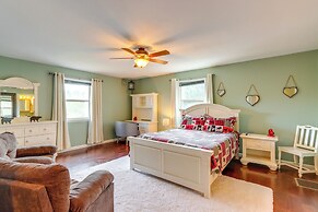 Peaceful Cabin Retreat - 9 Mi to Murphy!