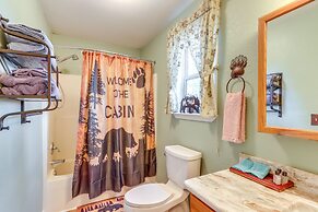 Peaceful Cabin Retreat - 9 Mi to Murphy!