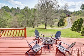 Peaceful Cabin Retreat - 9 Mi to Murphy!