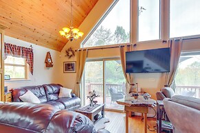 Peaceful Cabin Retreat - 9 Mi to Murphy!