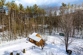 Cozy Conway Area Home ~ 4 Mi to Cranmore Mountain!