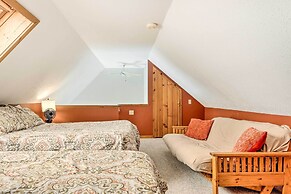 Cozy Conway Area Home ~ 4 Mi to Cranmore Mountain!
