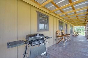 Rustic-chic Country Cabin - 10 Mi to Main Street!