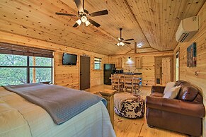Rustic-chic Country Cabin - 10 Mi to Main Street!