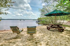 Ossipee Lake Cottage w/ Screened Porch & Fire Pit!