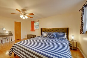 Cute Home w/ Patio ~ 7 Mi to Dtwn Pittsburgh