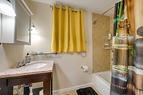 Cute Home w/ Patio ~ 7 Mi to Dtwn Pittsburgh