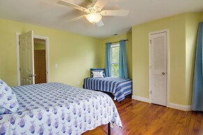 Family-friendly Cambridge Home w/ Fire Pit!