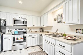 Mountain-view Albuquerque Townhome w/ Patio!
