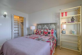 Mountain-view Albuquerque Townhome w/ Patio!