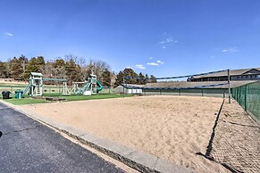 Pool Access & Lake Views: Camdenton Condo