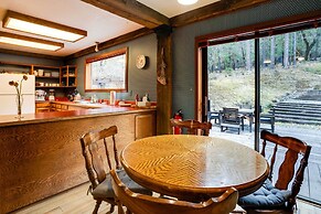 Peaceful Applegate River Valley Sanctuary!