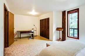 Peaceful Applegate River Valley Sanctuary!