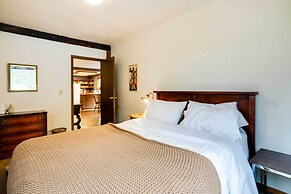 Peaceful Applegate River Valley Sanctuary!