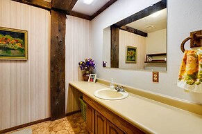 Peaceful Applegate River Valley Sanctuary!