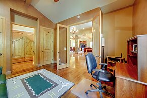 Stunning Hopland Vacation Rental w/ Pool & Hot Tub