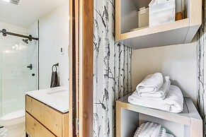 Fireside Lodge: A-frame in Bryce Resort w/ Decks