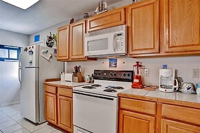 Walk to Shore & Restaurants: Surfside Beach Home!