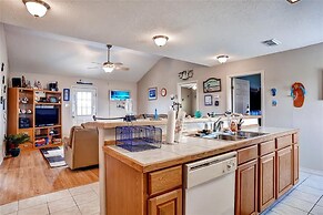 Walk to Shore & Restaurants: Surfside Beach Home!