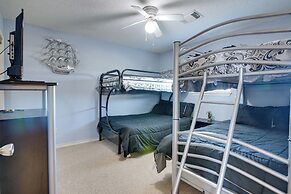 Walk to Shore & Restaurants: Surfside Beach Home!