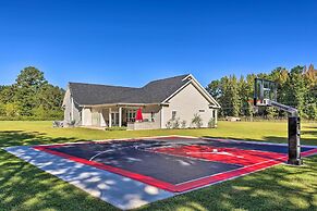 Bright Hopkins Home w/ Game Room & Fire Pit!