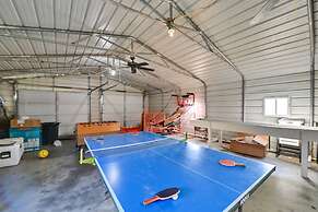 Secluded Retreat: Bbq, Lawn Games, & Fire Pit!