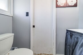 Detroit Home w/ Pool & Yard, 15 Mi to Downtown!