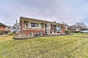 Detroit Home w/ Pool & Yard, 15 Mi to Downtown!