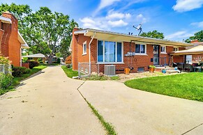 Detroit Home w/ Pool & Yard, 15 Mi to Downtown!