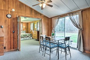 Cozy Franconia Cottage w/ Community Pool & Hot Tub