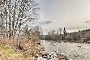 Cozy Franconia Cottage w/ Community Pool & Hot Tub
