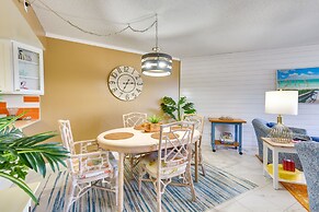 Bright & Sunny Florida Retreat - Walk to Beach!