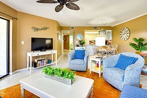 Bright & Sunny Florida Retreat - Walk to Beach!