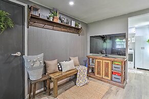 Welcoming Poconos Retreat w/ Deck & Pool Access