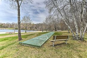 Welcoming Poconos Retreat w/ Deck & Pool Access