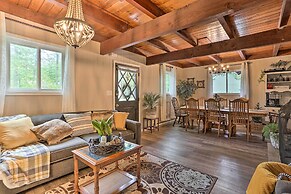 Welcoming Poconos Retreat w/ Deck & Pool Access