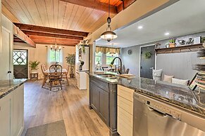 Welcoming Poconos Retreat w/ Deck & Pool Access