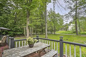 Welcoming Poconos Retreat w/ Deck & Pool Access