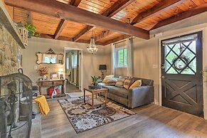 Welcoming Poconos Retreat w/ Deck & Pool Access