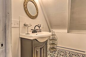 Welcoming Poconos Retreat w/ Deck & Pool Access