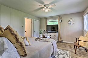 Welcoming Poconos Retreat w/ Deck & Pool Access