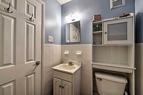 North Wildwood Condo w/ Pool, Walk to Boardwalk!