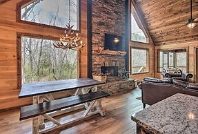 8 Mi to Dtwn Murphy! Cabin w/ Nottely River Views
