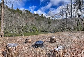 8 Mi to Dtwn Murphy! Cabin w/ Nottely River Views