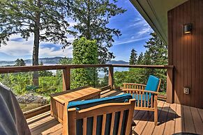 Luxe Coastal Haven w/ Bay Views & Hot Tub