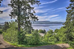Luxe Coastal Haven w/ Bay Views & Hot Tub