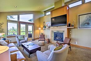 Luxe Coastal Haven w/ Bay Views & Hot Tub