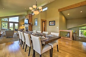 Luxe Coastal Haven w/ Bay Views & Hot Tub